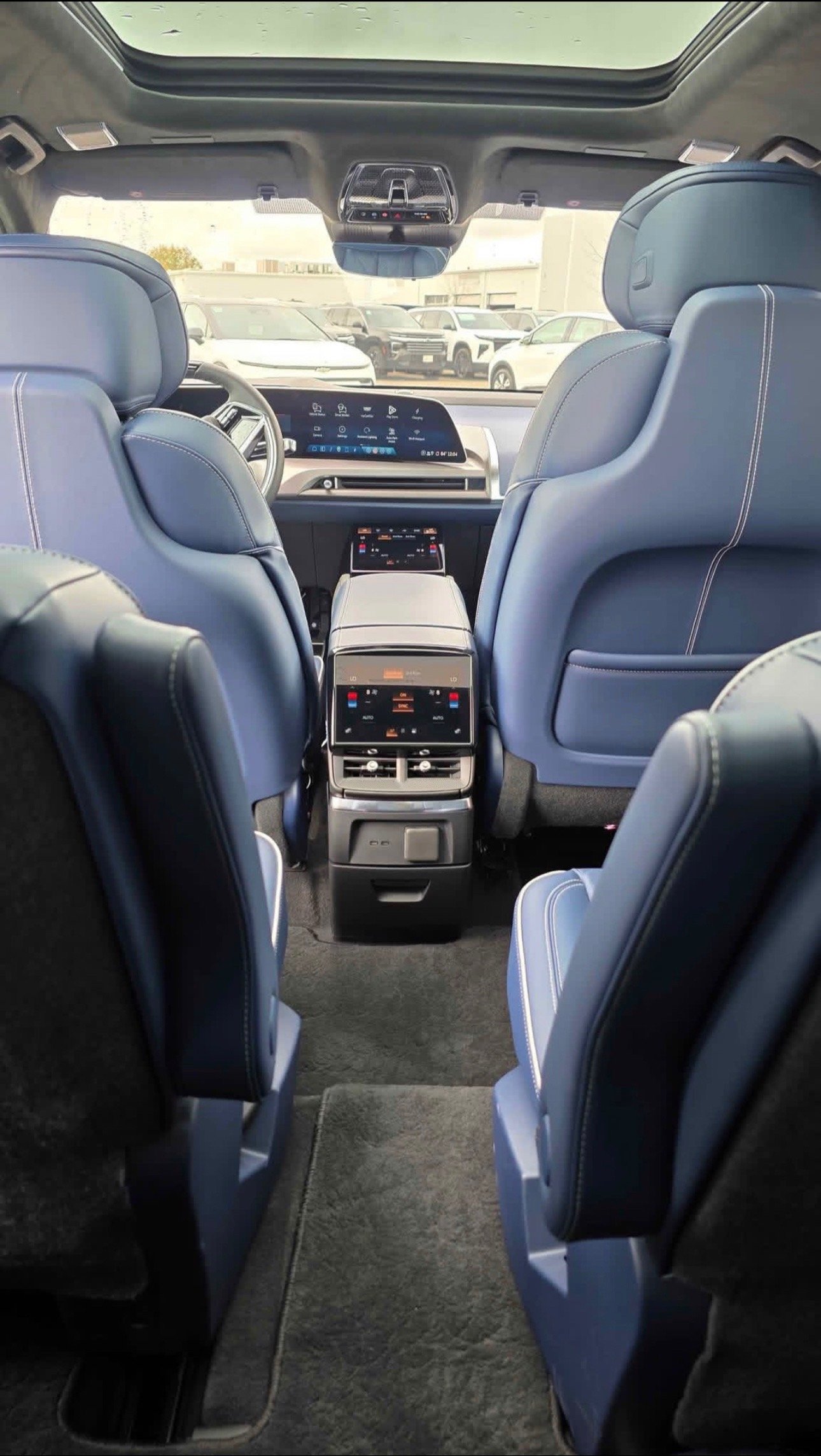 2026 Cadillac vistiq · Premium luxury - Image 10