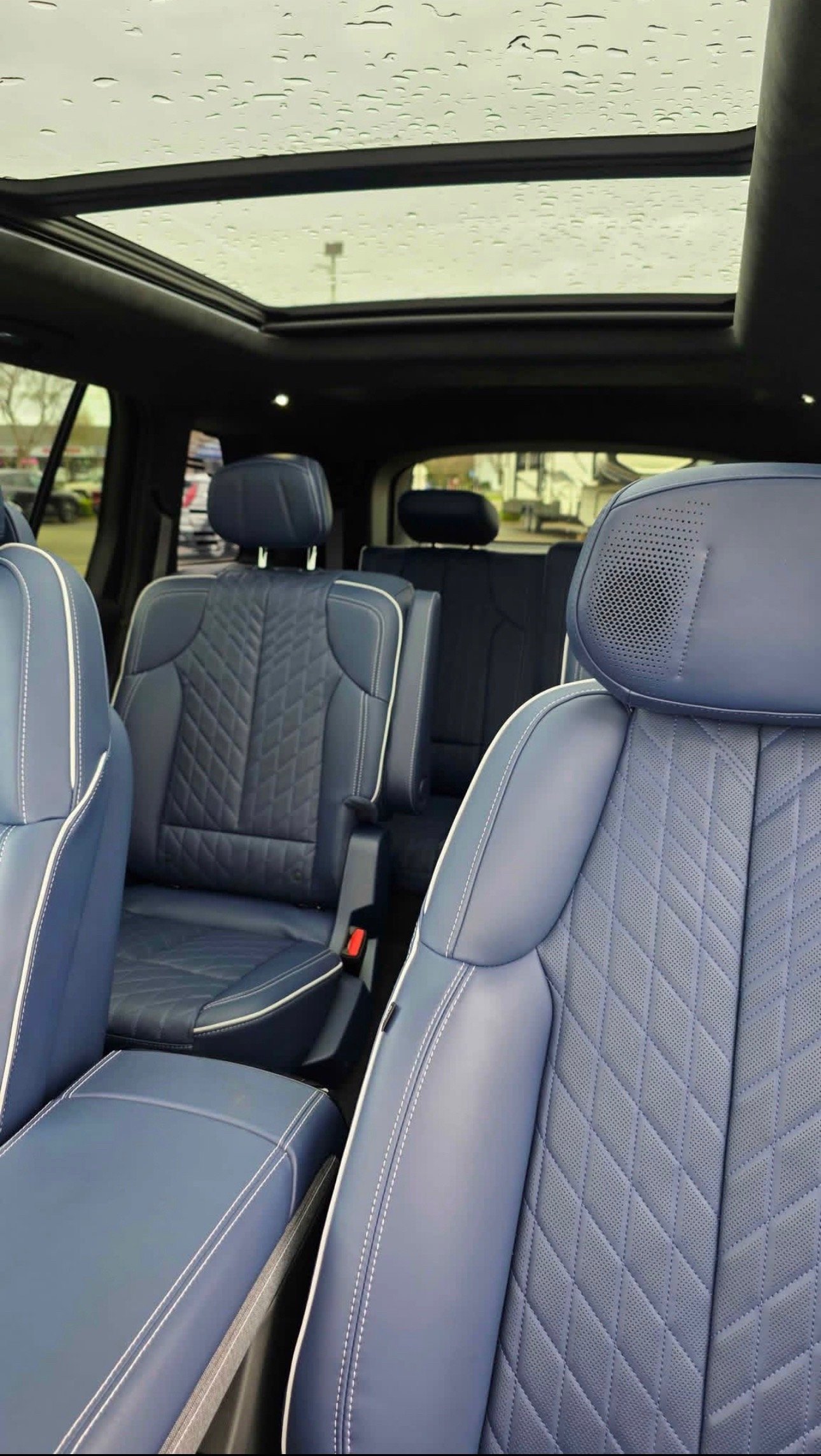2026 Cadillac vistiq · Premium luxury - Image 11