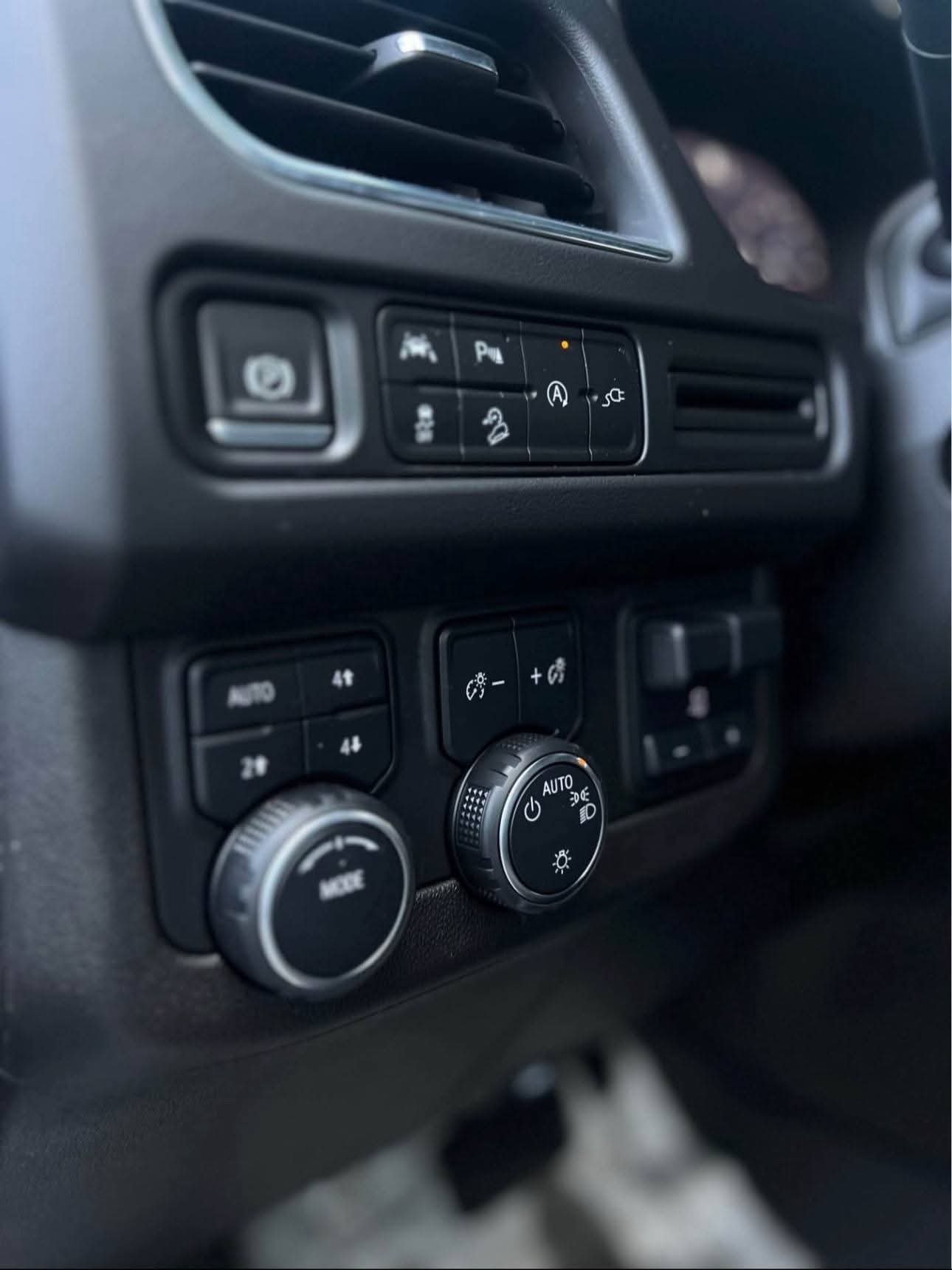 2022 CHEVROLET SuburbanPremier - Image 5