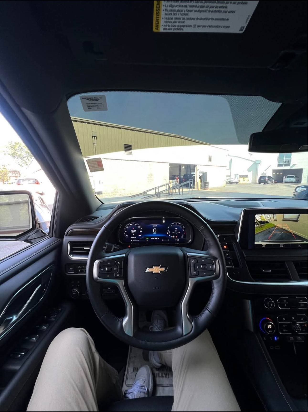 2022 CHEVROLET SuburbanPremier - Image 18