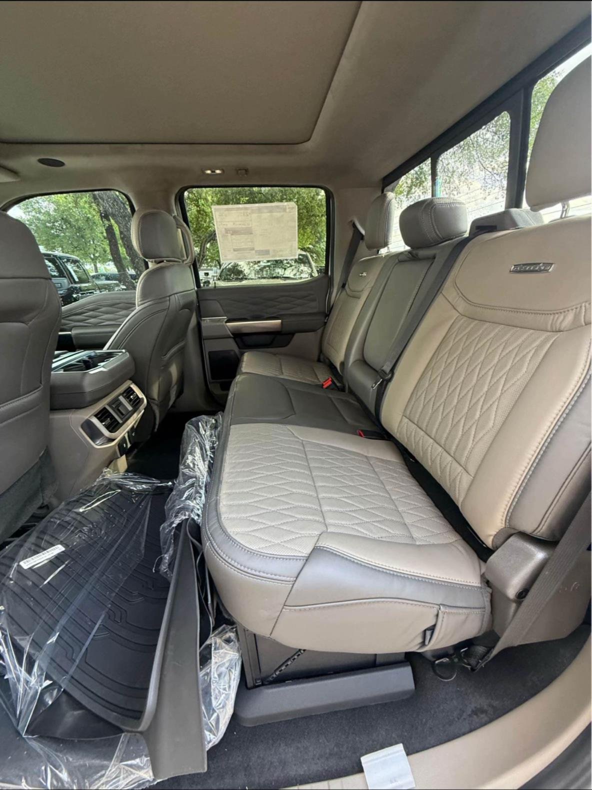 🔥 2025 Ford F-150 Platinum Hybrid 4x4 - Image 10