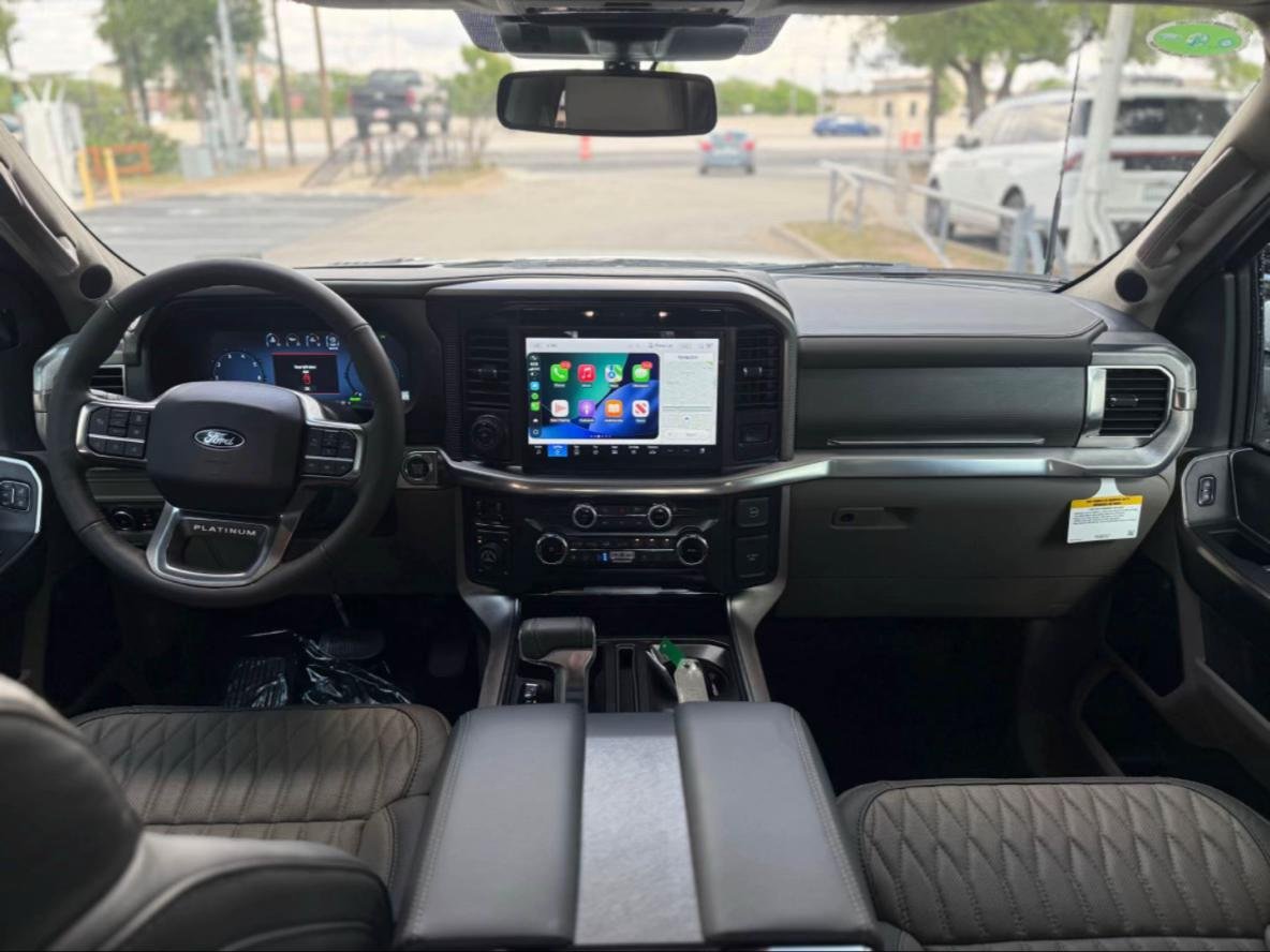 🔥 2025 Ford F-150 Platinum Hybrid 4x4 - Image 8
