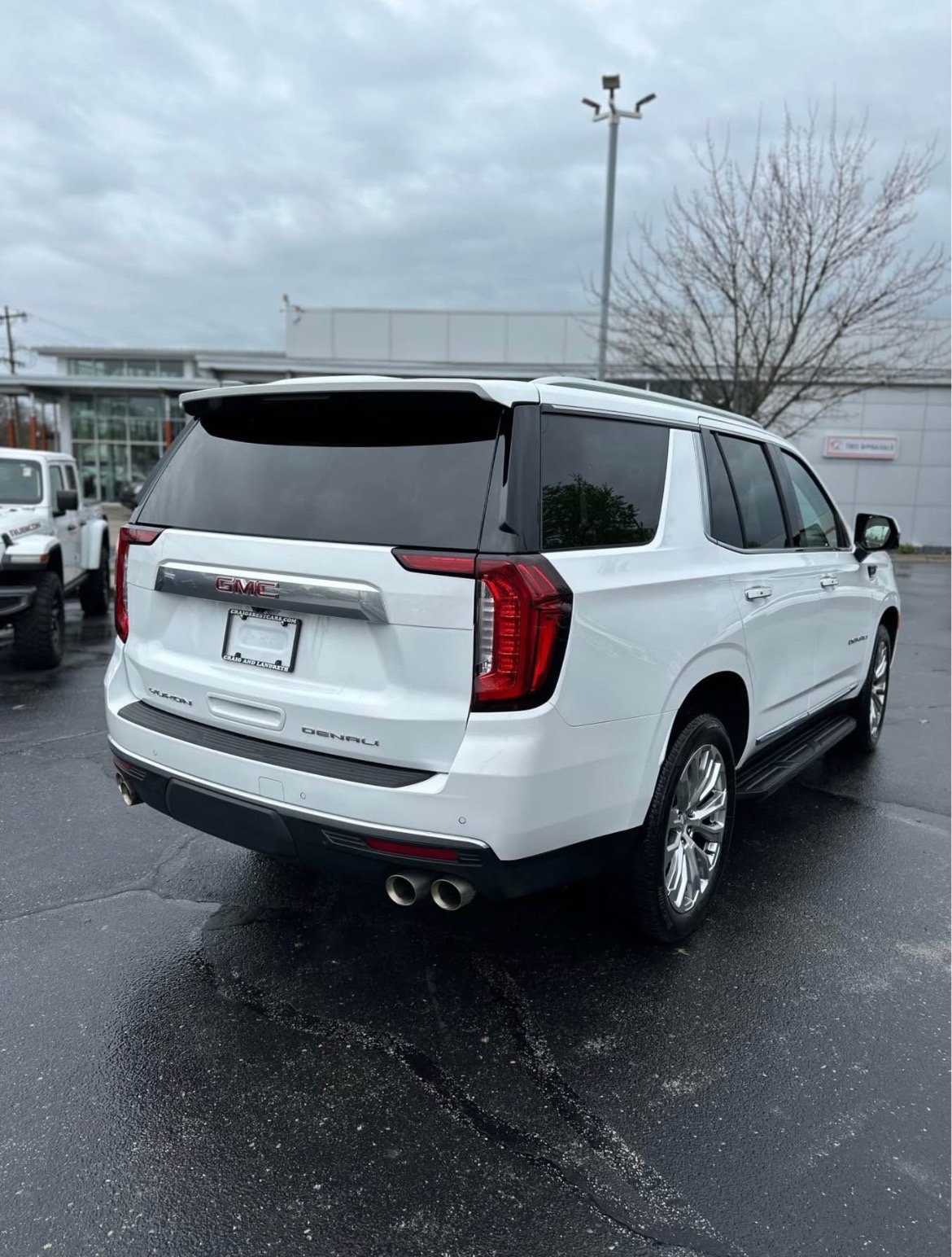 2023 GMC Yukon Denali - Image 4