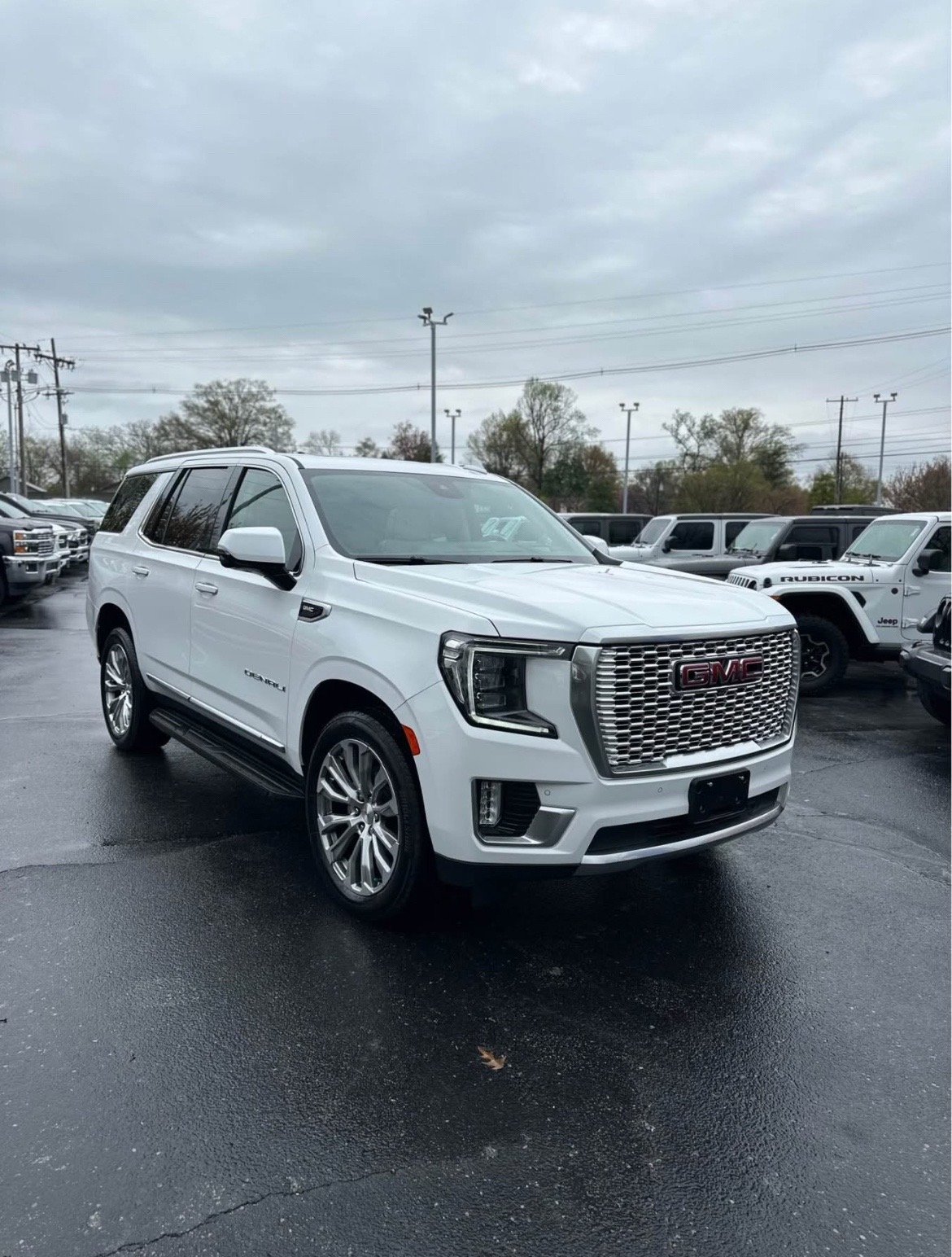 2023 GMC Yukon Denali - Image 9