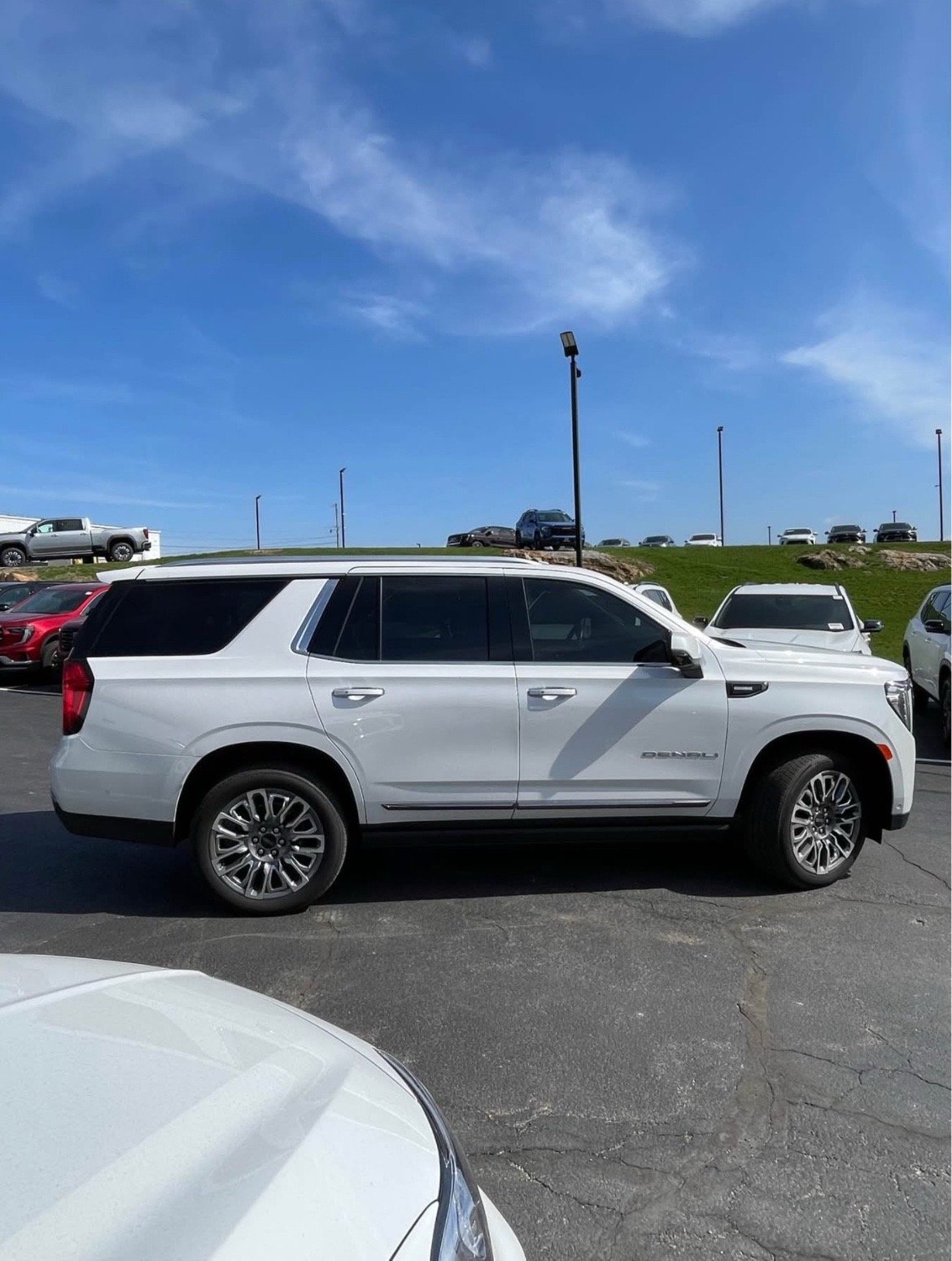 2023 GMC YUKON DENALU ULTIMATE - DIESEL - Image 10