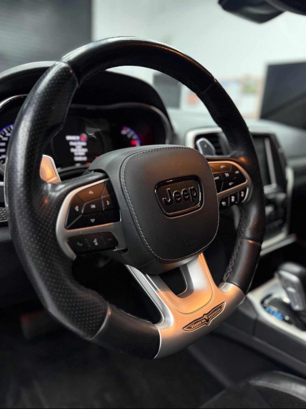 2018 JeepGrandCherokee - Image 11