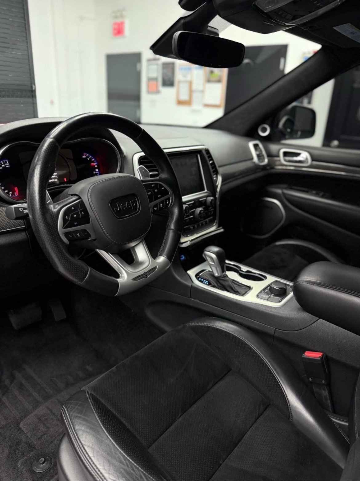 2018 JeepGrandCherokee - Image 5