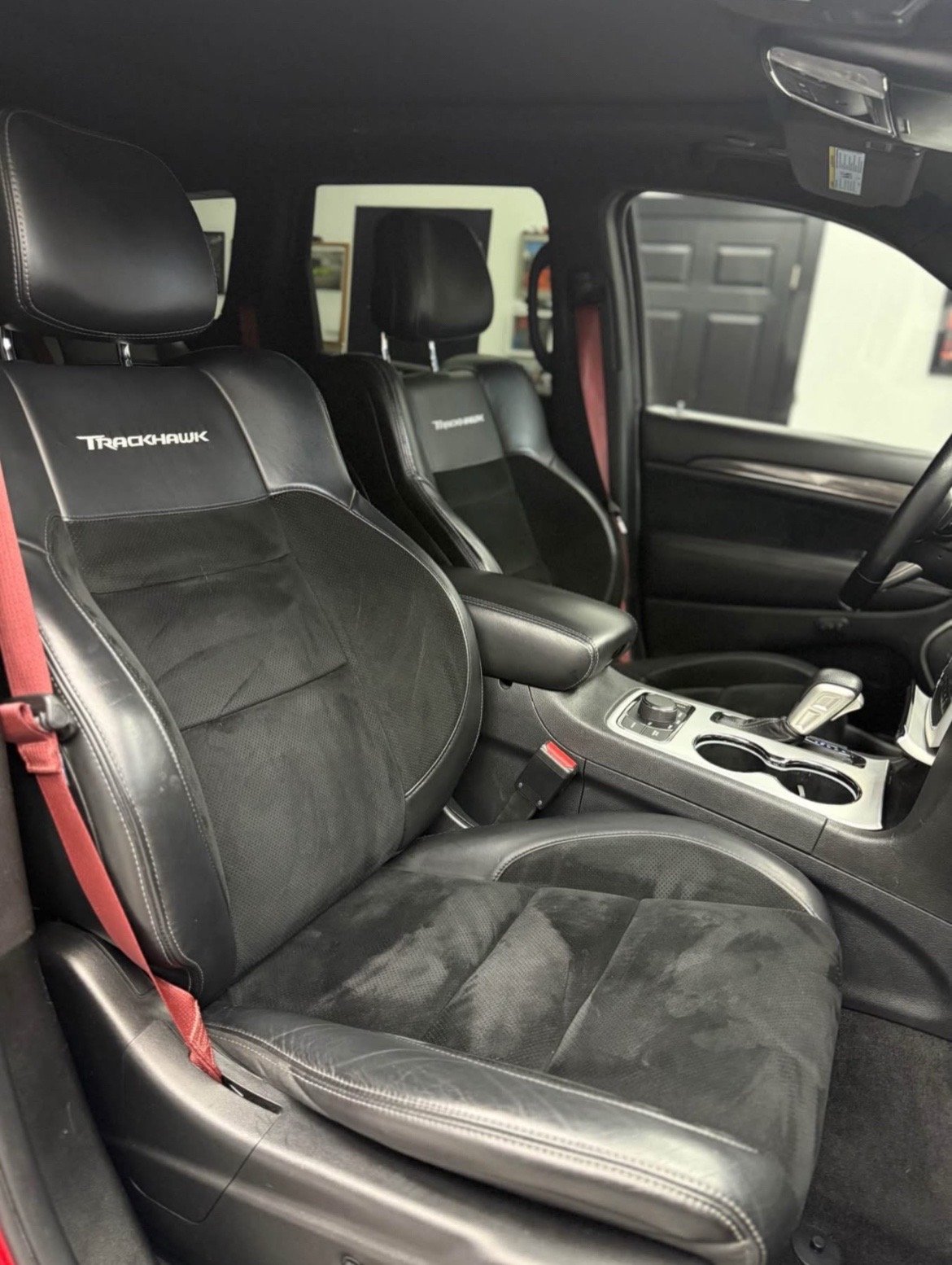 2018 JeepGrandCherokee - Image 12
