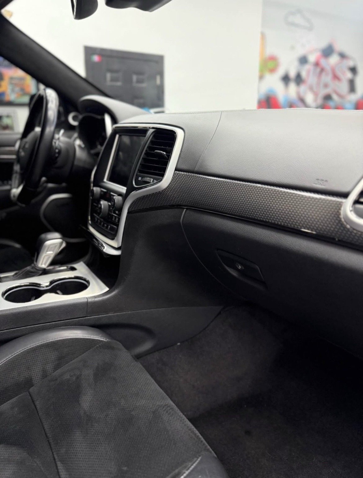 2018 JeepGrandCherokee - Image 8