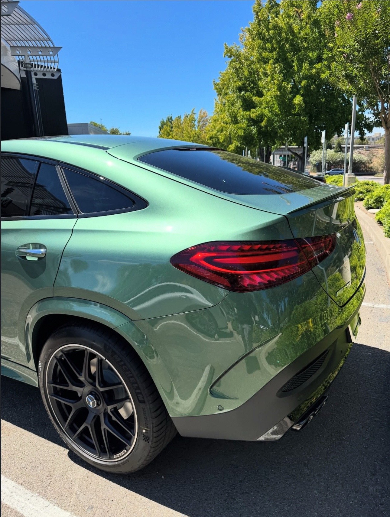 GLE 53 Coupe in Ireland Green Metalli - Image 9