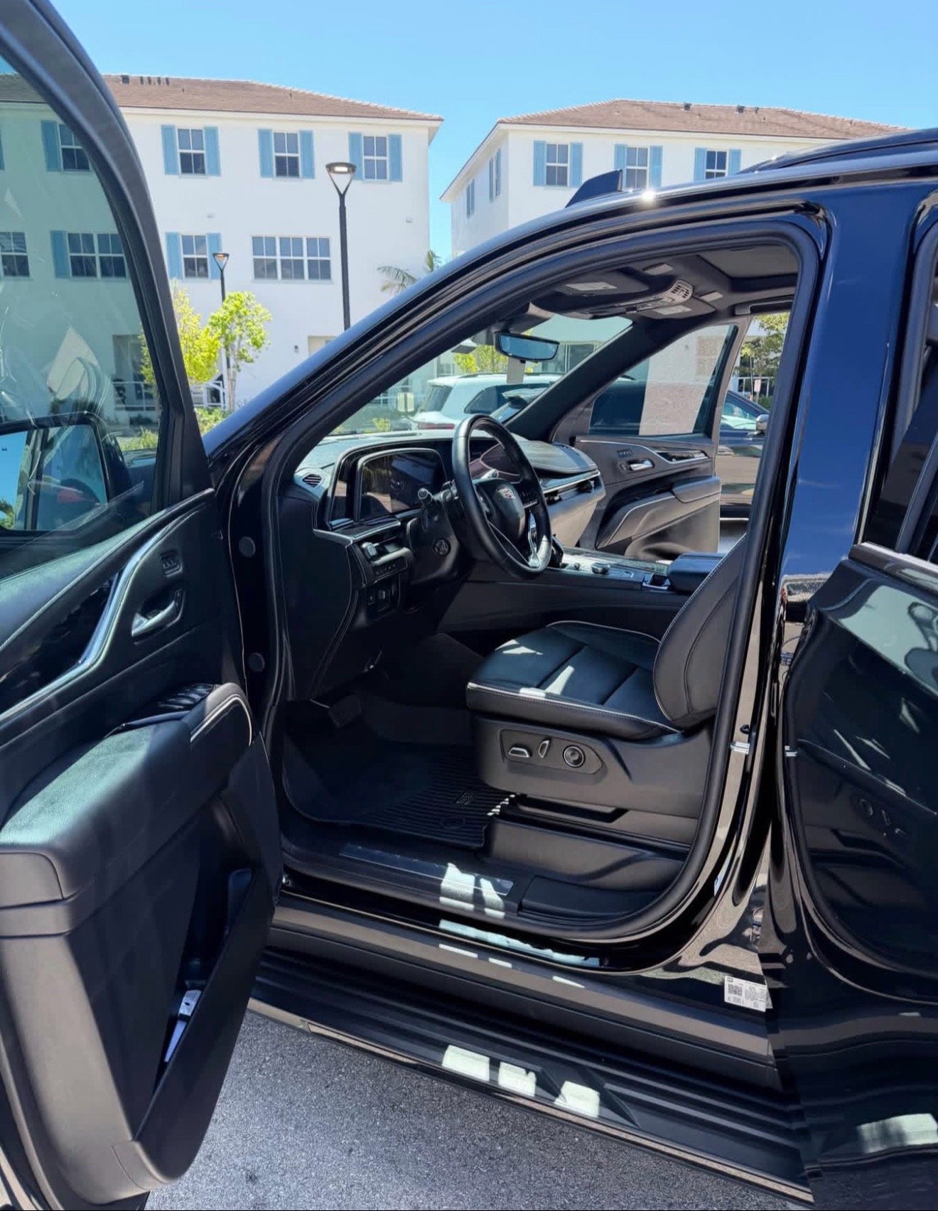 2024 Cadillac Escalade ESV Sport Utility 4D - Image 18