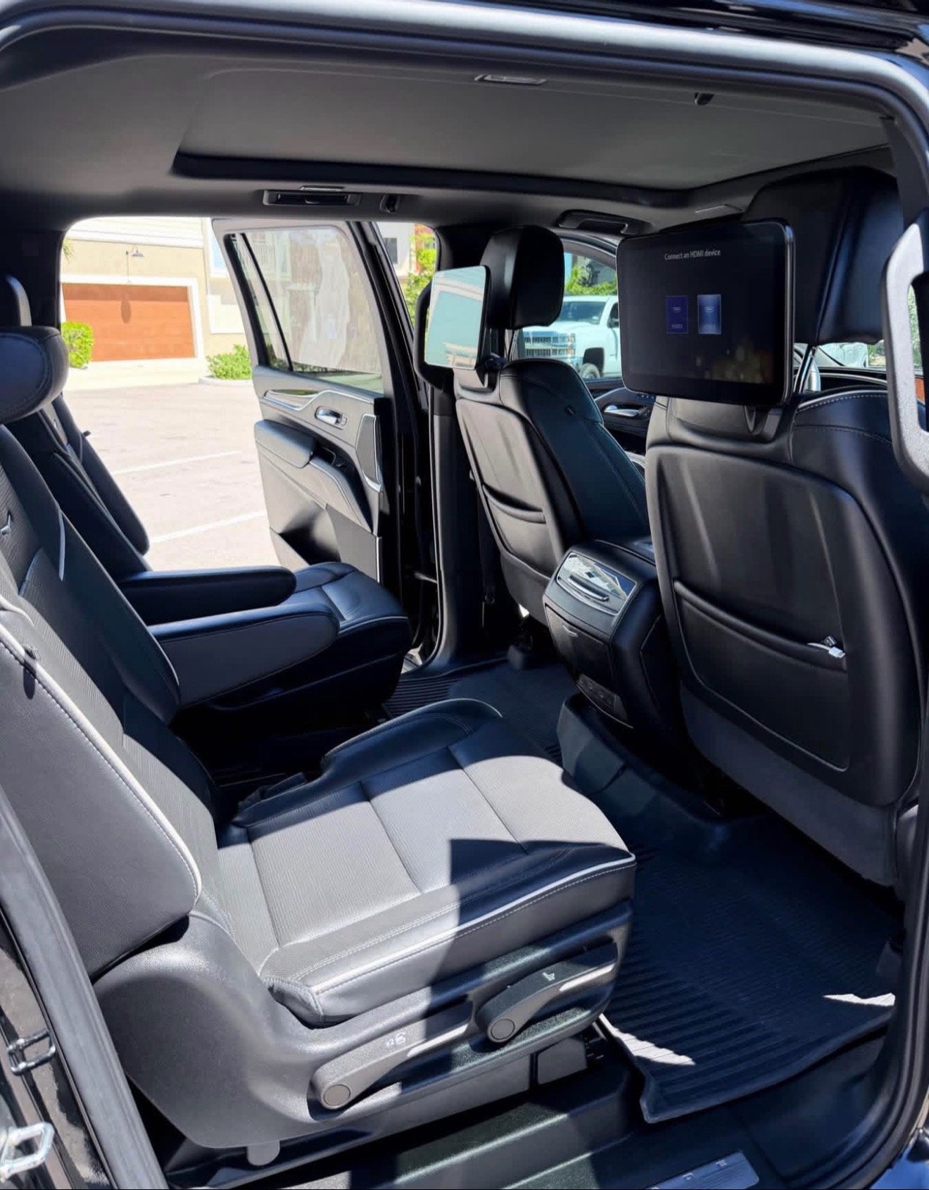 2024 Cadillac Escalade ESV Sport Utility 4D - Image 17