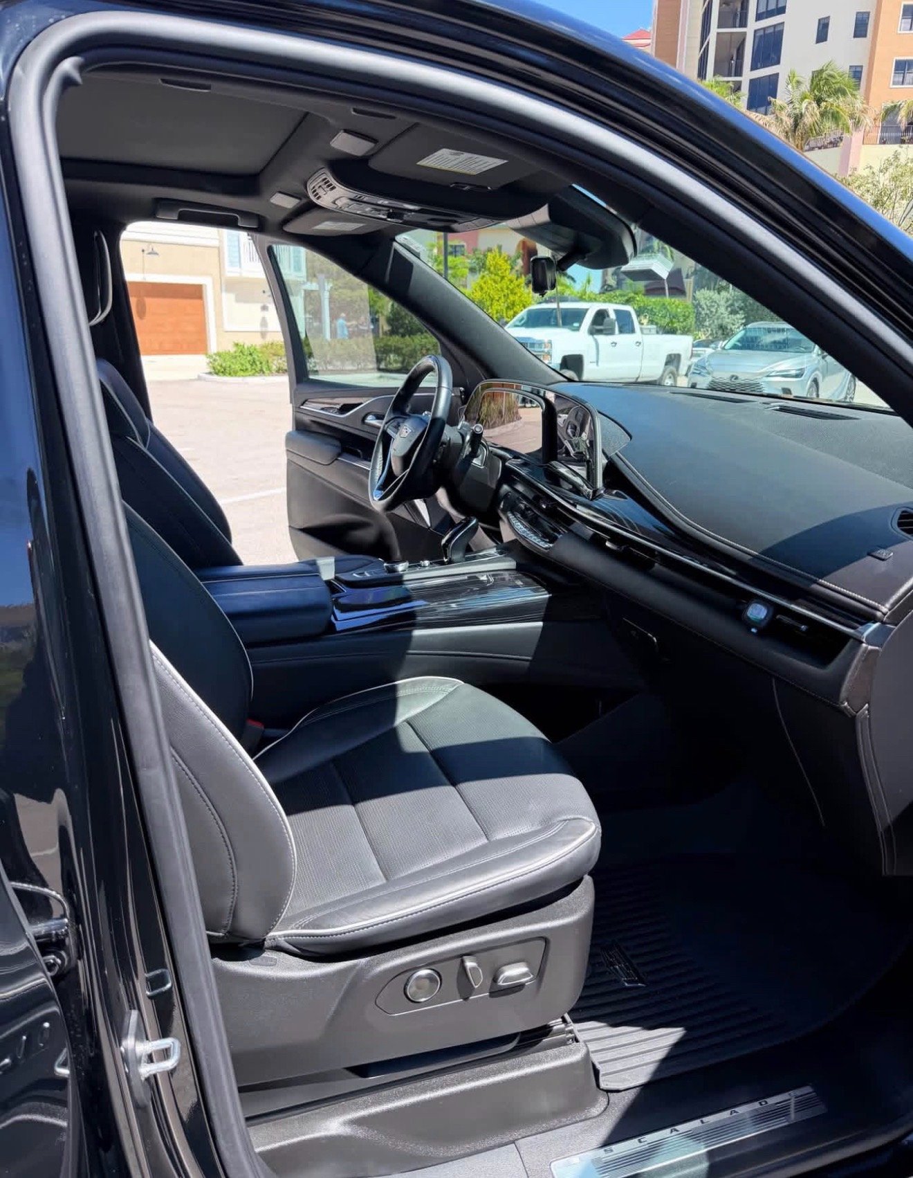 2024 Cadillac Escalade ESV Sport Utility 4D - Image 11