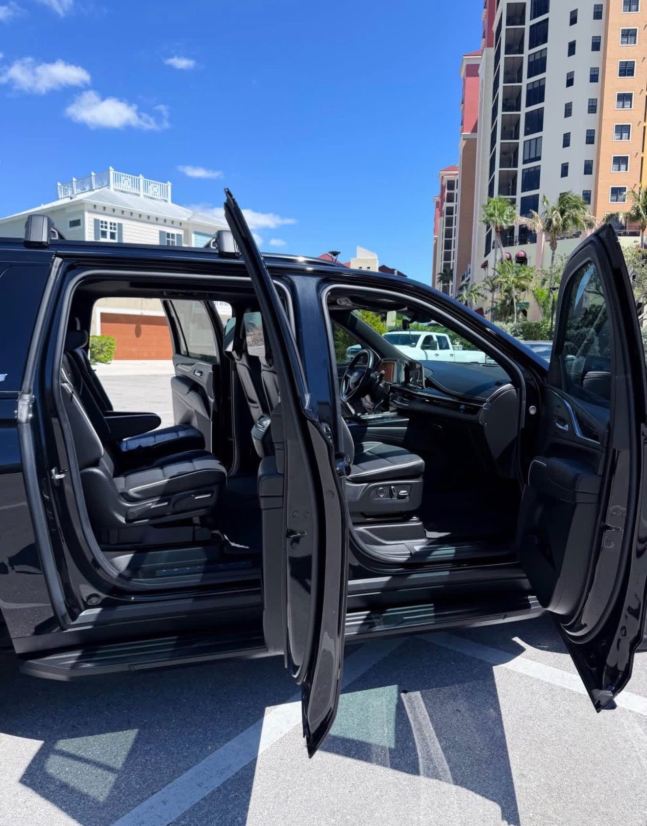 2024 Cadillac Escalade ESV Sport Utility 4D - Image 10