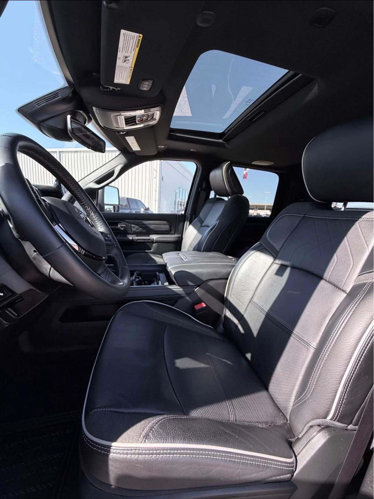 🔥 2025 RAM 3500 Limited – Ultimate Luxury Heavy Duty 🔥 - Image 9
