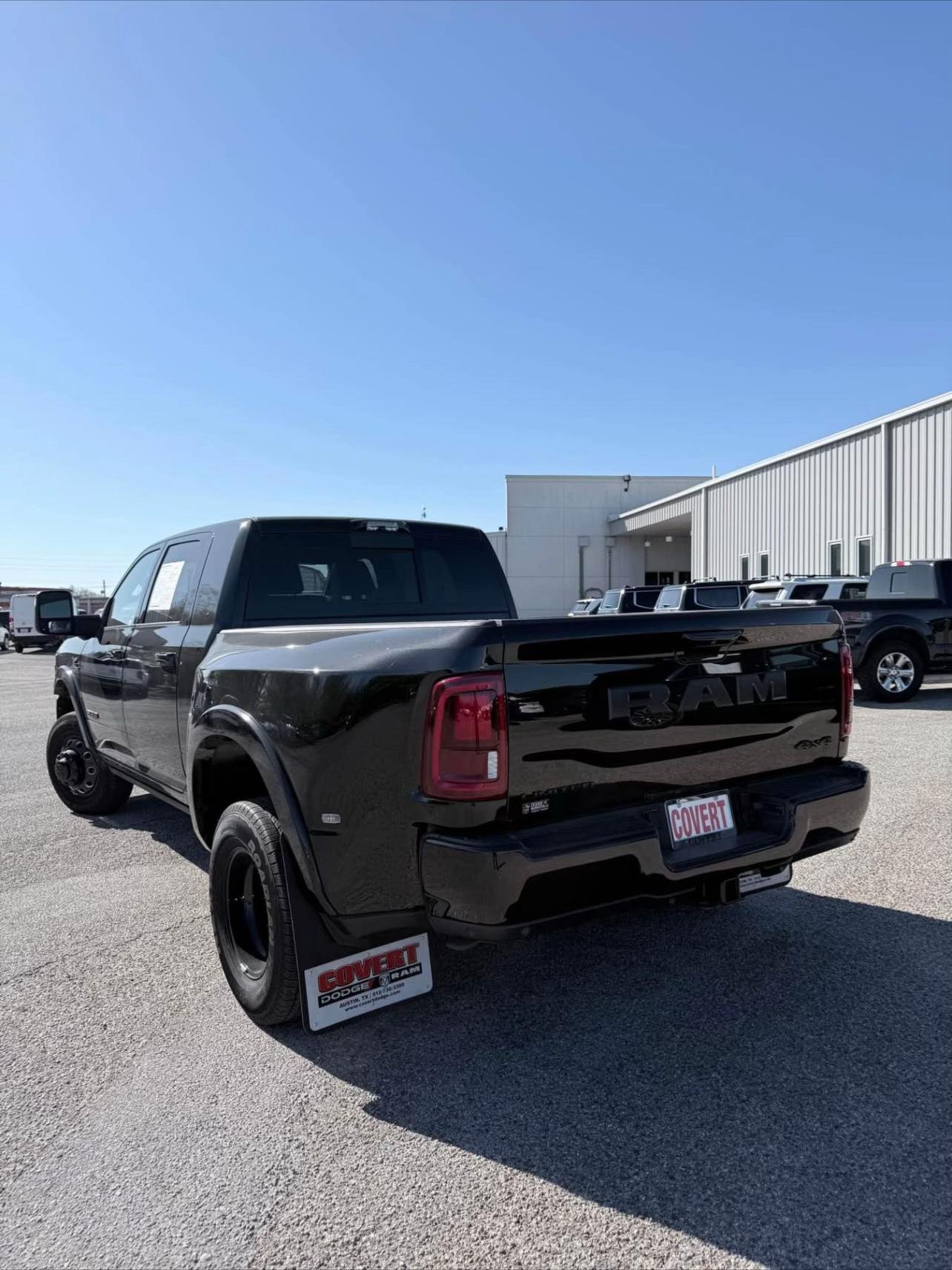 🔥 2025 RAM 3500 Limited – Ultimate Luxury Heavy Duty 🔥 - Image 11