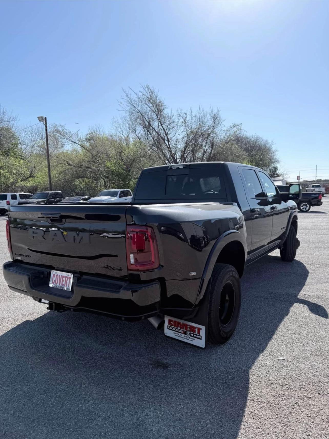 🔥 2025 RAM 3500 Limited – Ultimate Luxury Heavy Duty 🔥 - Image 3