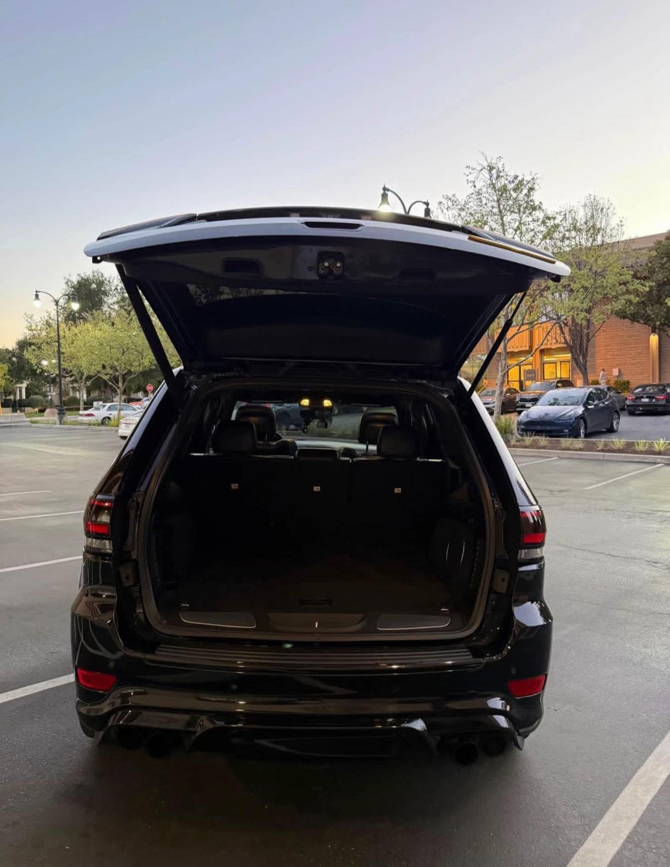 2018 Jeep Grand Cherokee Trackhawk Sport Utility 4D! - Image 9