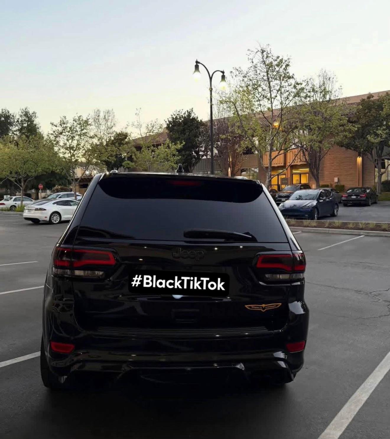 2018 Jeep Grand Cherokee Trackhawk Sport Utility 4D! - Image 12
