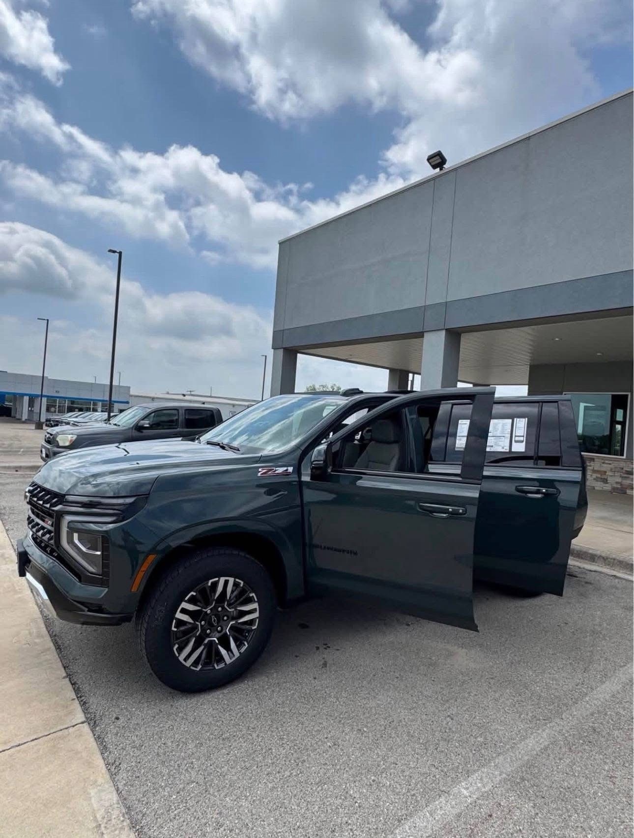 2026 Chevrolet Suburban · Z71 Sport Utility 4D - Image 9