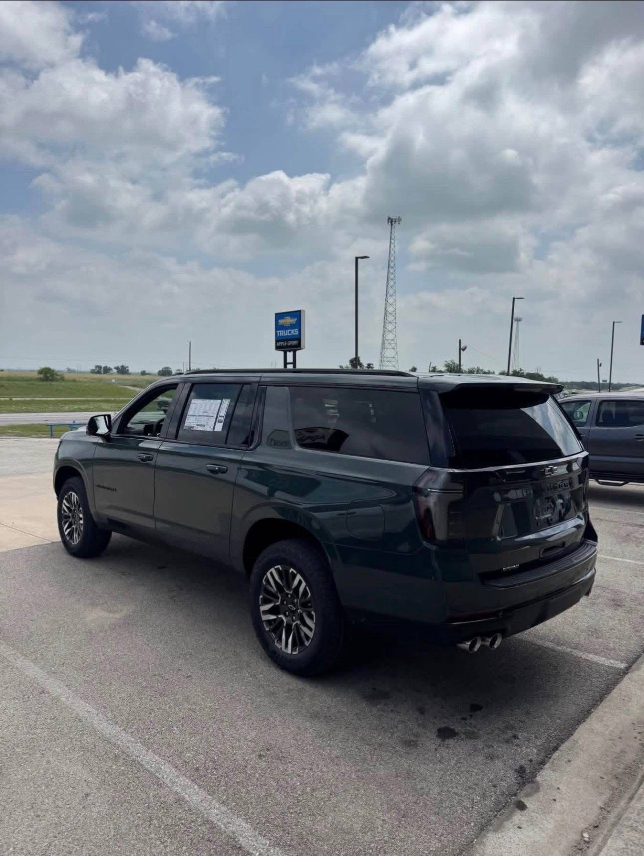 2026 Chevrolet Suburban · Z71 Sport Utility 4D - Image 3