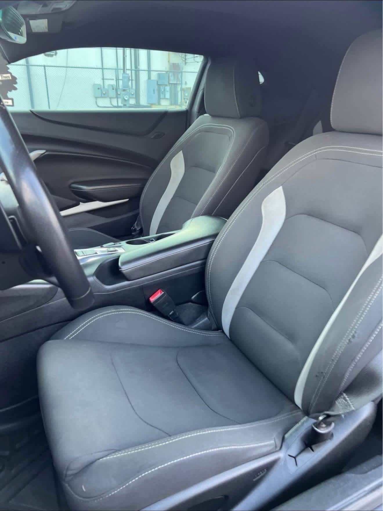 2018 Chevrolet Camaro - Image 6