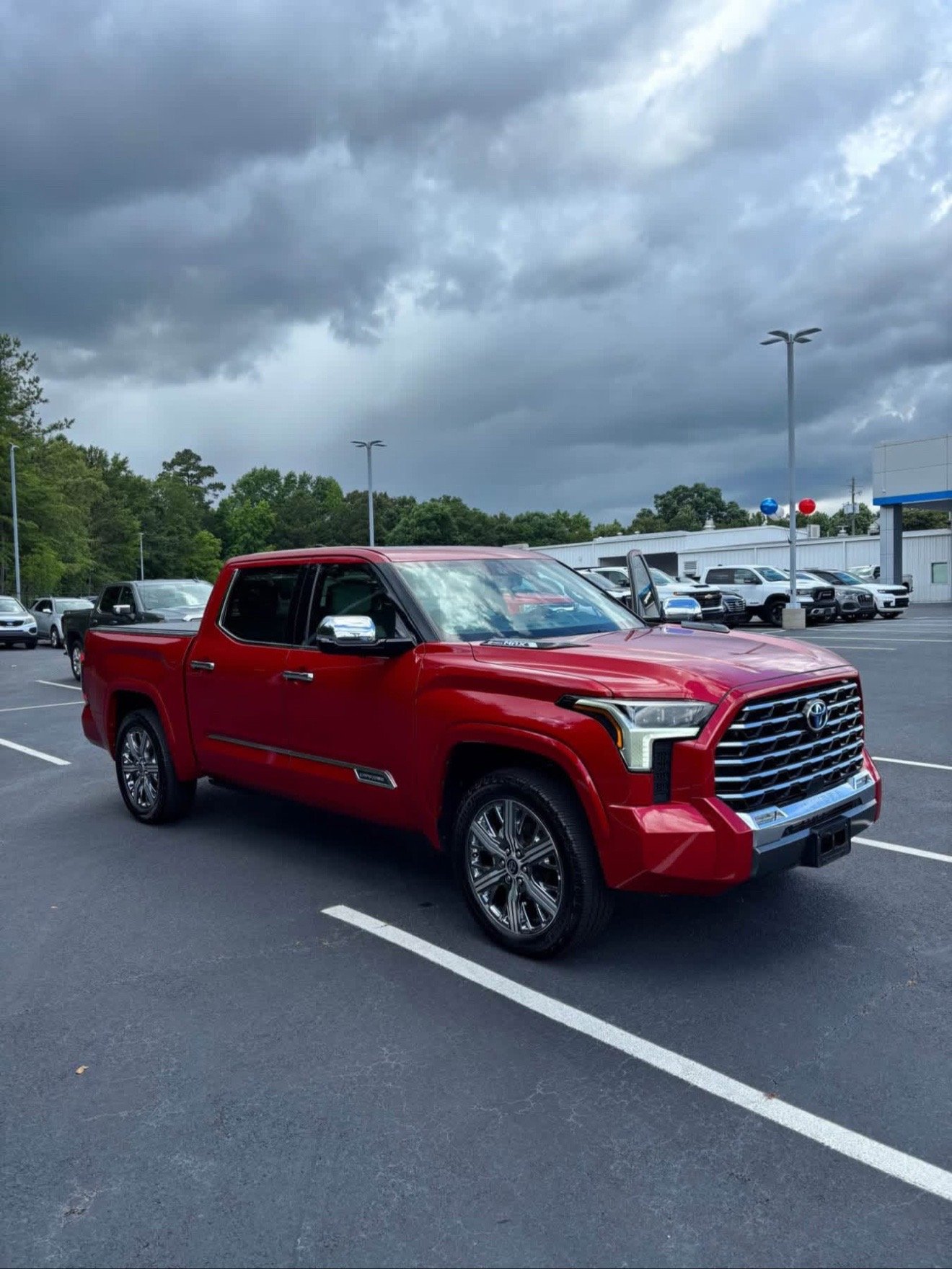 2023 Toyota Tundra Hybrid CrewMax Capstone - Image 10