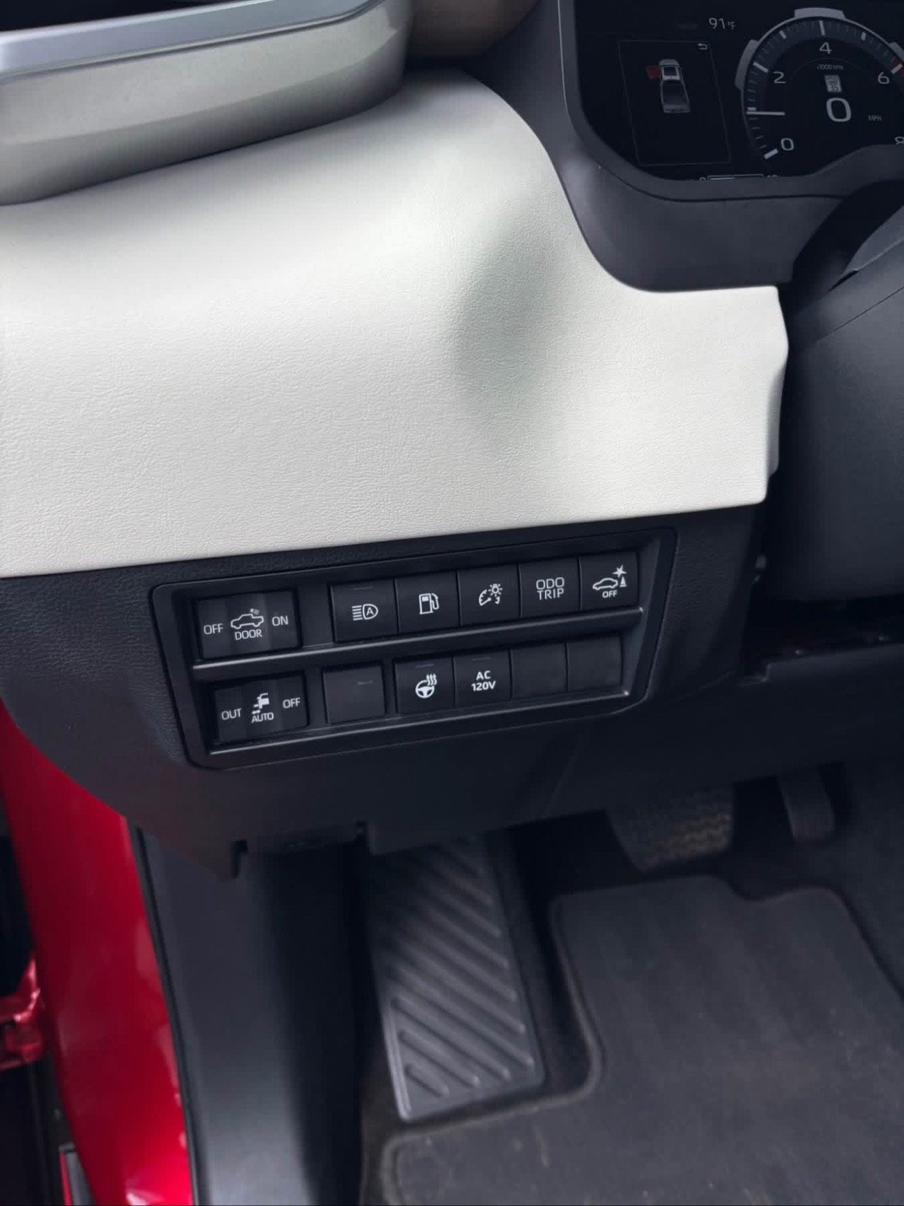 2023 Toyota Tundra Hybrid CrewMax Capstone - Image 13