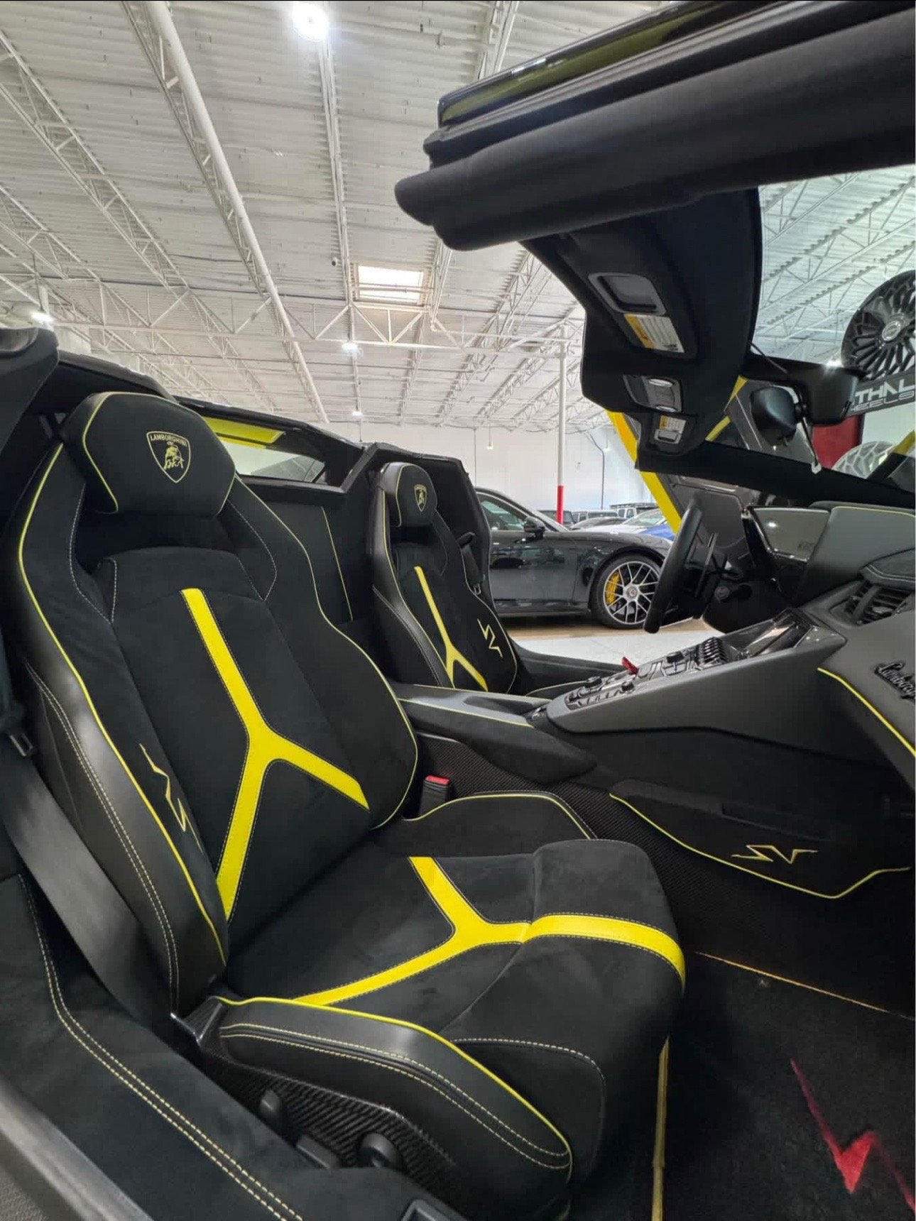 #2017Aventador - Image 8