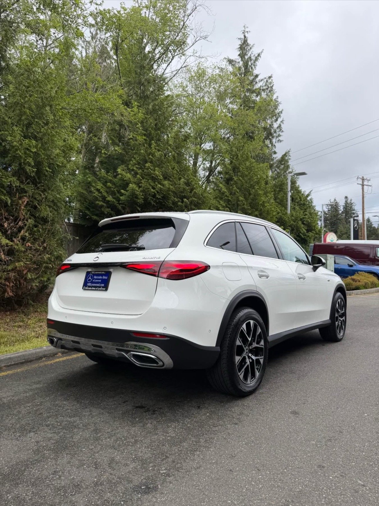 GLC 350e 4MATIC Sport Utility 4D - Image 2