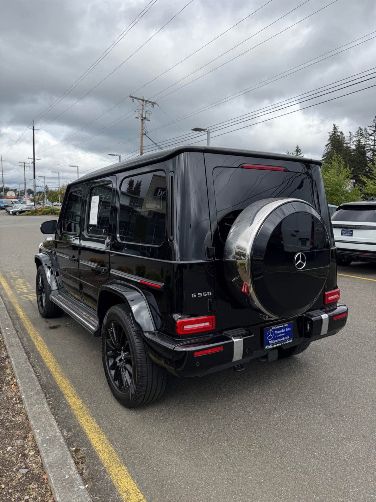 m: G 550 4MATIC Sport Utility 4D - Image 14