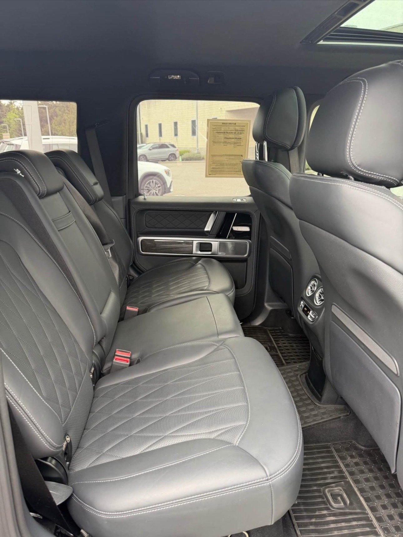 m: G 550 4MATIC Sport Utility 4D - Image 2