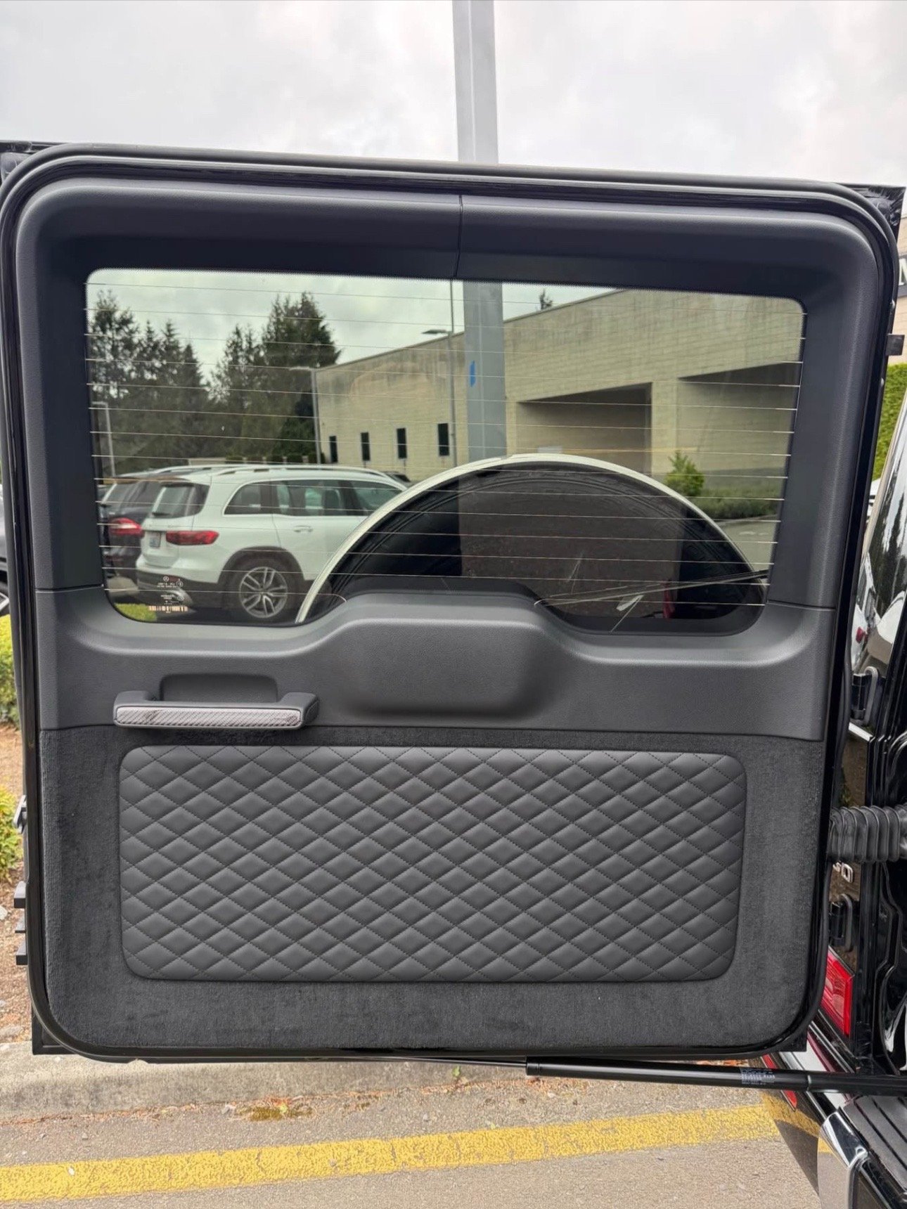 m: G 550 4MATIC Sport Utility 4D - Image 3